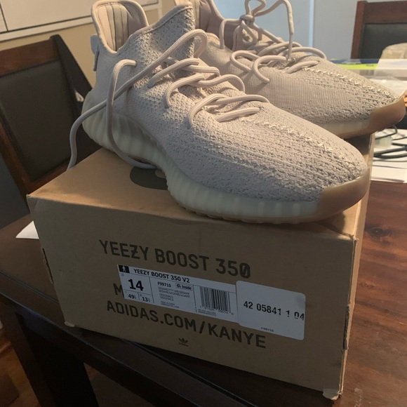 Yeezy boost 350 V2 - Picture 2 of 3